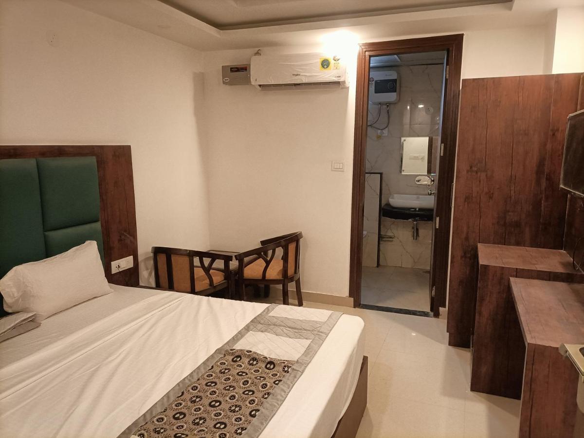 Family Hotel Tark Near Igi Airport Delhi Új-Delhi Kültér fotó