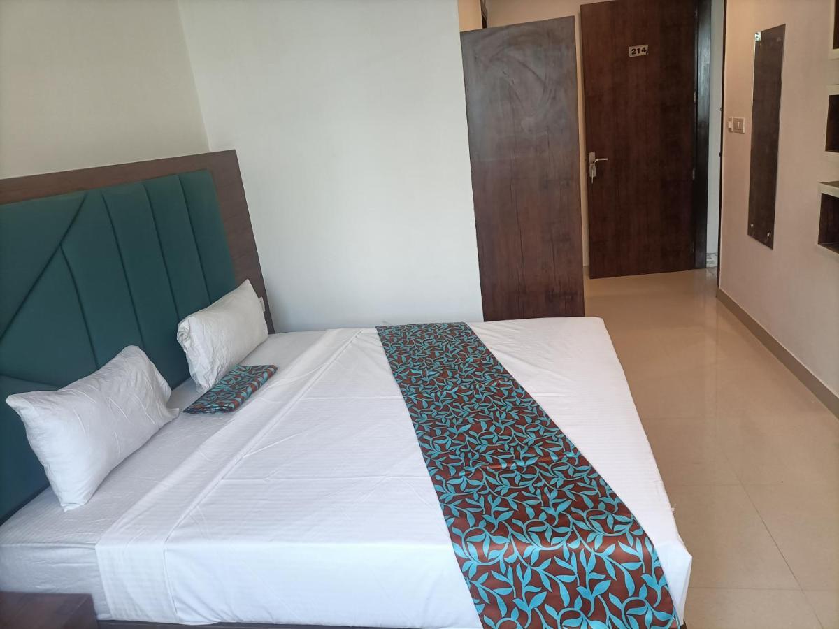 Family Hotel Tark Near Igi Airport Delhi Új-Delhi Kültér fotó