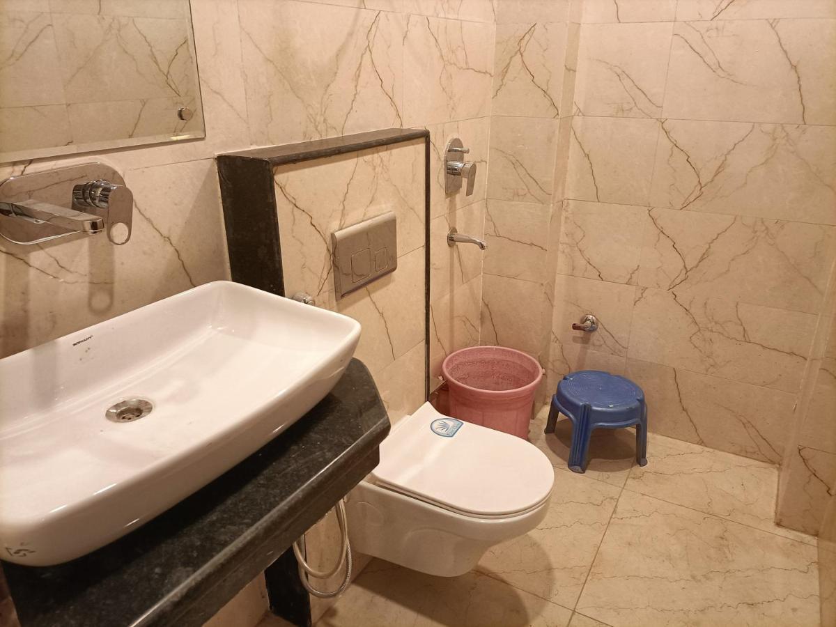 Family Hotel Tark Near Igi Airport Delhi Új-Delhi Kültér fotó