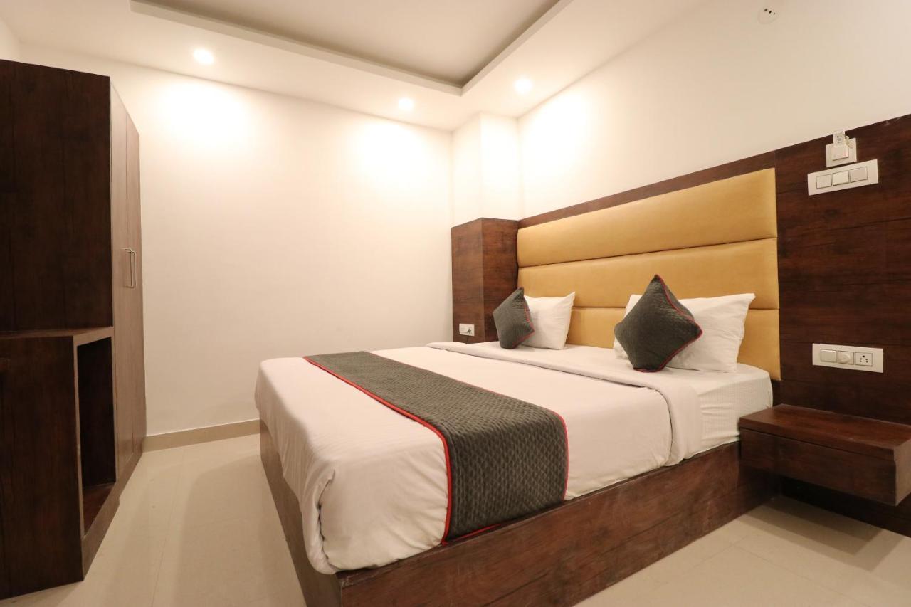 Family Hotel Tark Near Igi Airport Delhi Új-Delhi Kültér fotó
